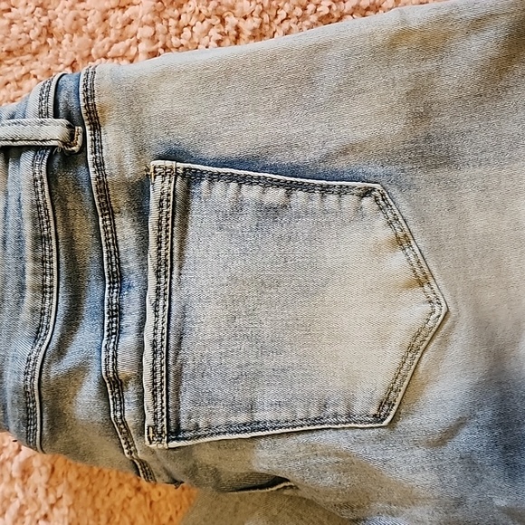 Bamboo Capri Jeans - Picture 3 of 8